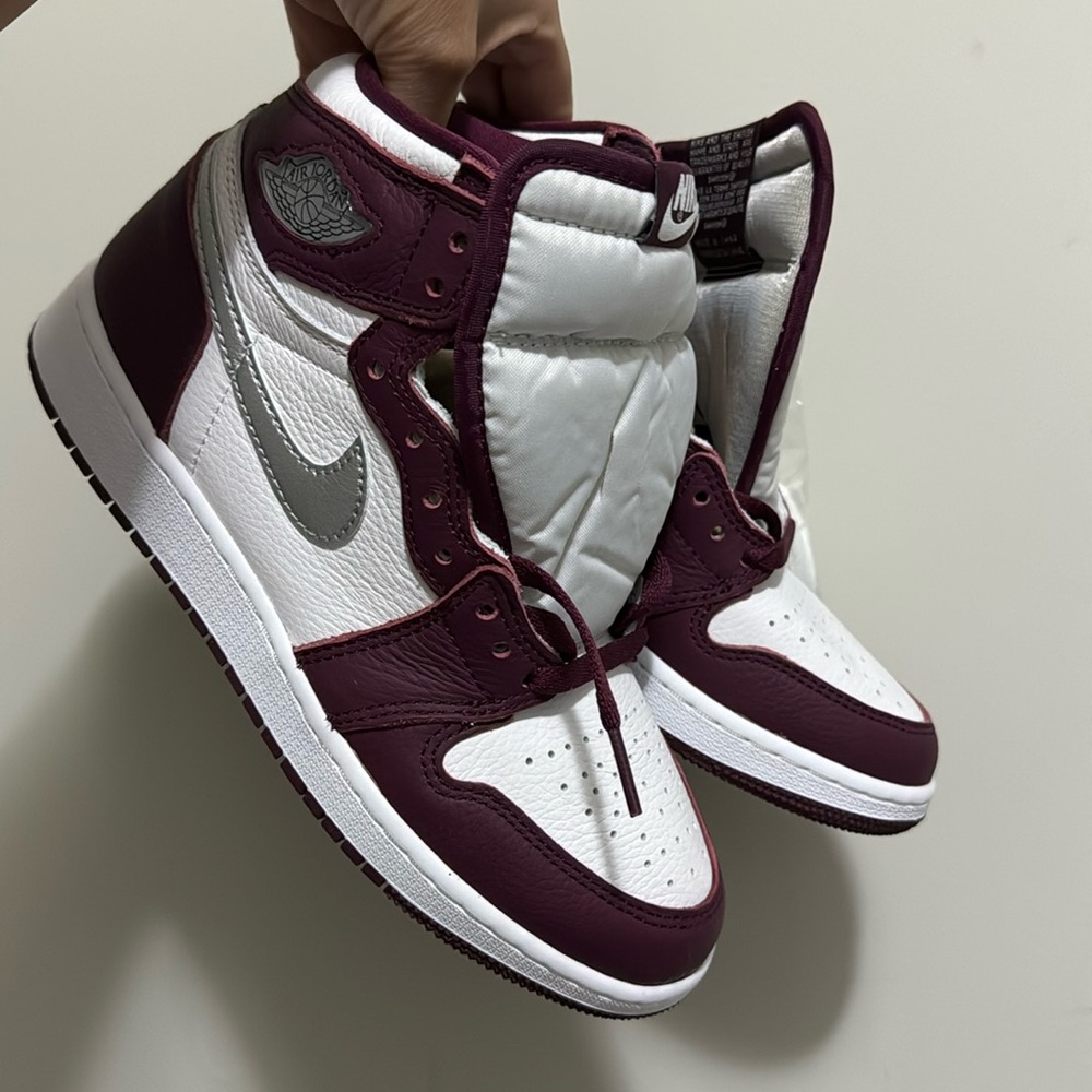 Jordan 1 Retro high og bordeaux metallic silver 5.5